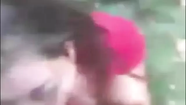 A college girl gave a blowjob to a lake outdoors